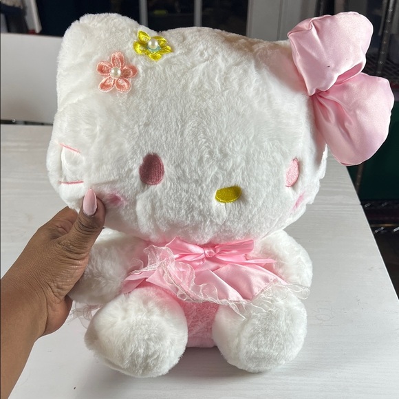 Hello Kitty Plush with Pink Bow and White Fur - Picture 4 of 4